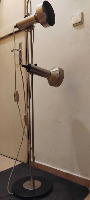 Винтидж метален подов прожектор