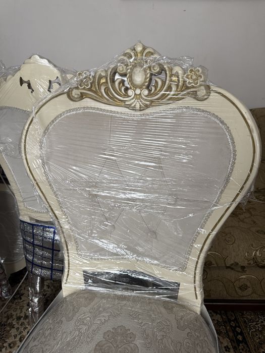 Срочно продам стулья