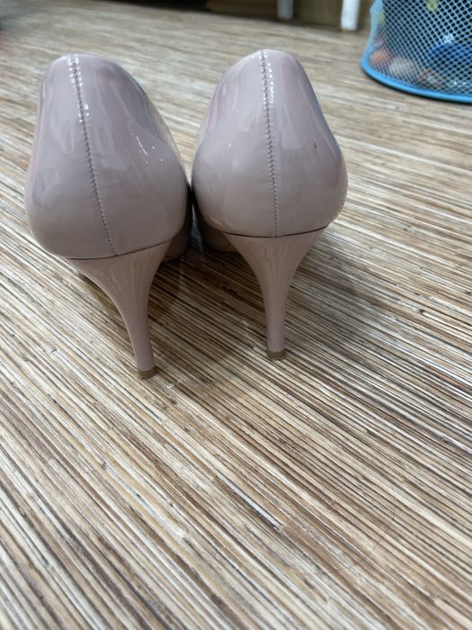 Отдам туфли женские