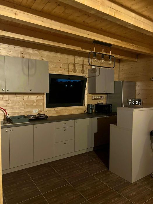 Cabana EDEN de inchiriat cu ciubar :