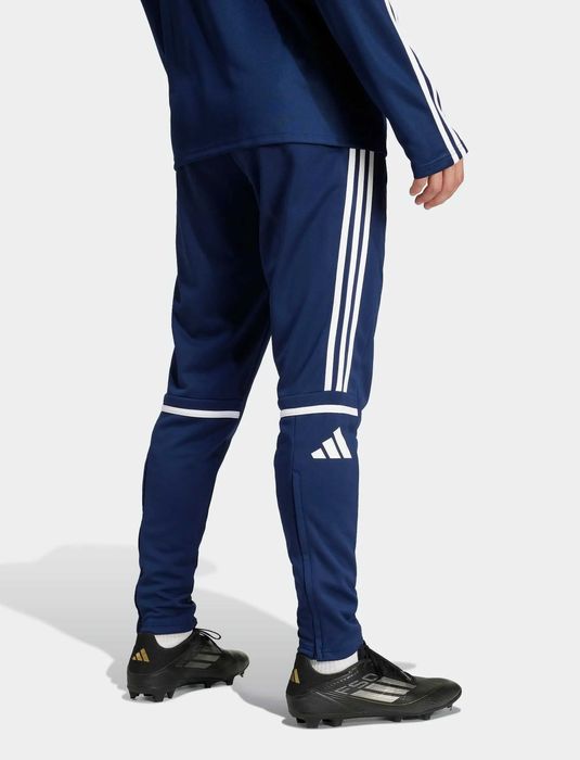 Adidas ,нов оригинален мъжки анцуг,размер М,цвят тъмносин.