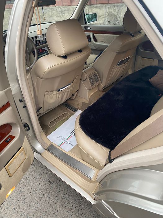 Машина Mercedes 140