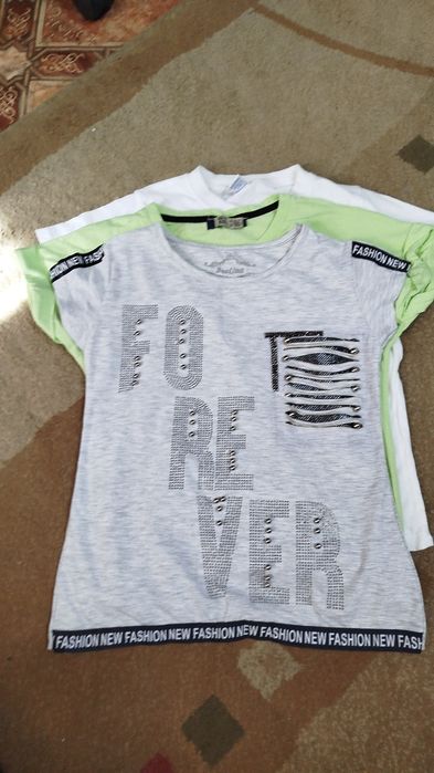 Продам футболки для девочки