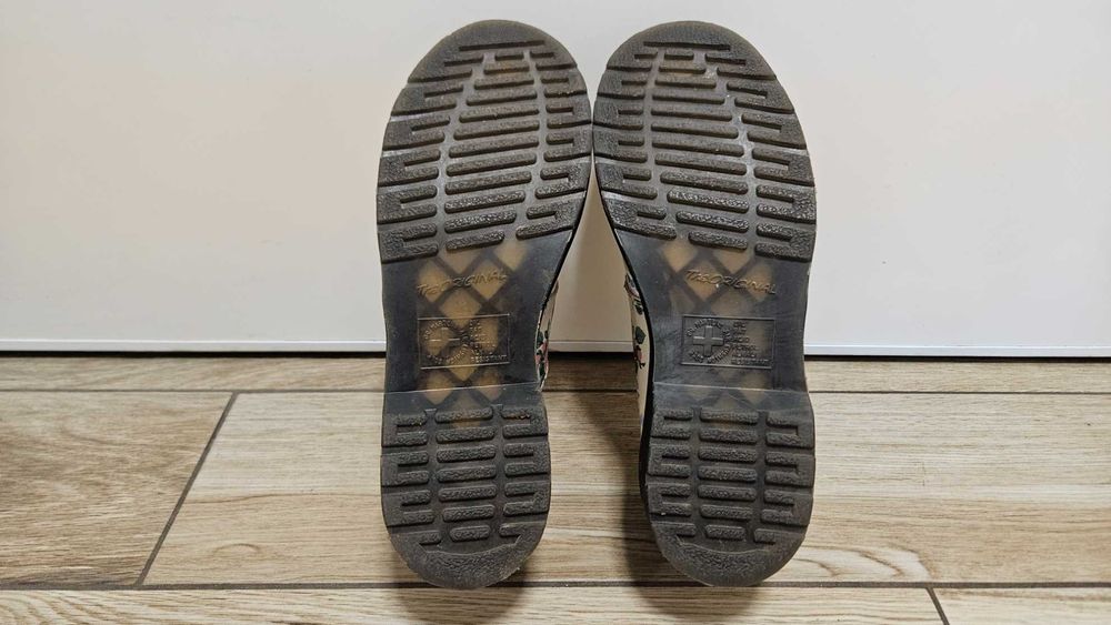 Дамски обувки Dr Martens номер 38, два чифта