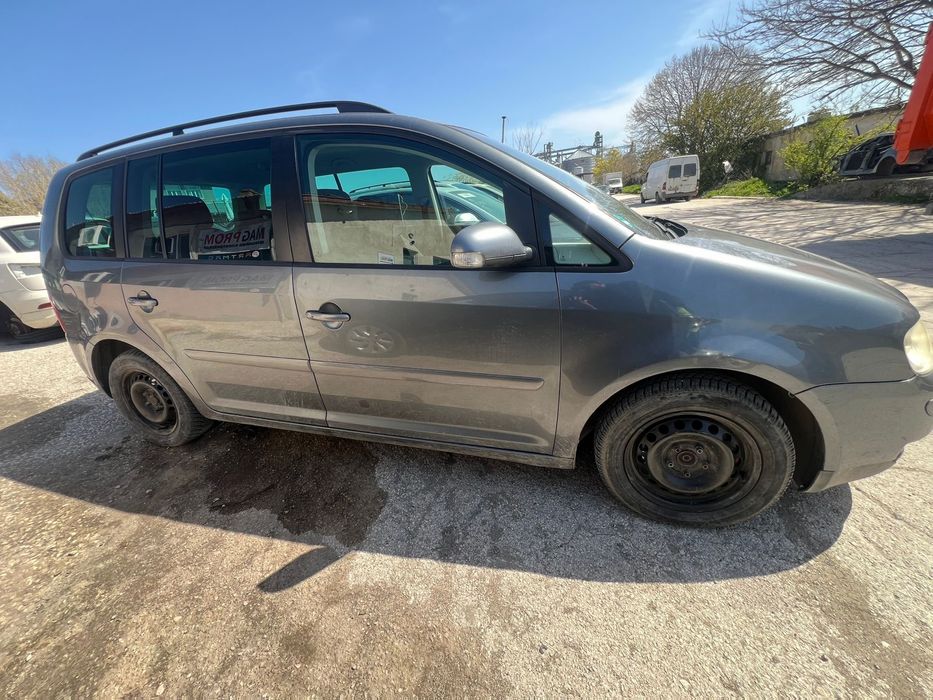 На части VW TOURAN 1.6 FSI 115 кс код  BAG 2006год
