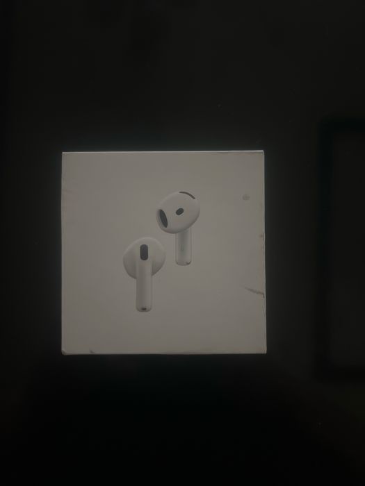 Vand casti AirPods 4  active Noise Cancellation nou sigilat