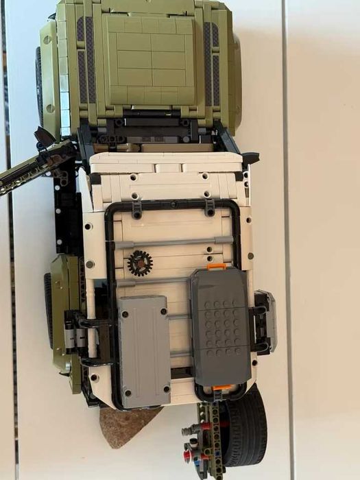 Lego Tehnic 42110: Land Rover Defender
