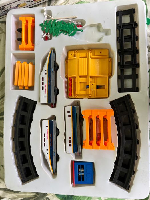Train Game Set (39 pcs game set, simulating a true style,battery, 3+ )