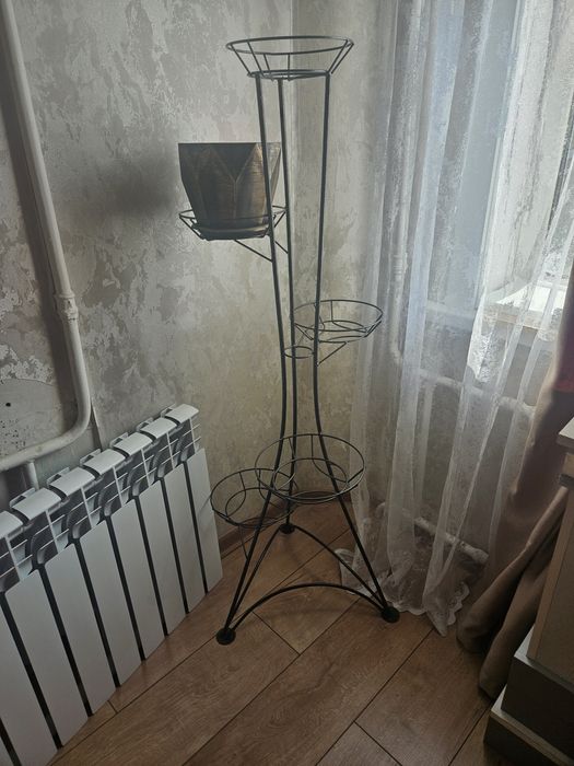 Продам стойку для цветов