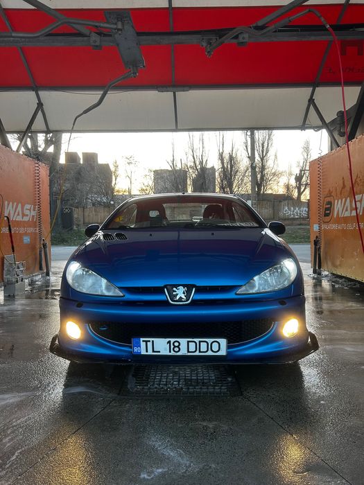 Vând Peugeot 206CC
