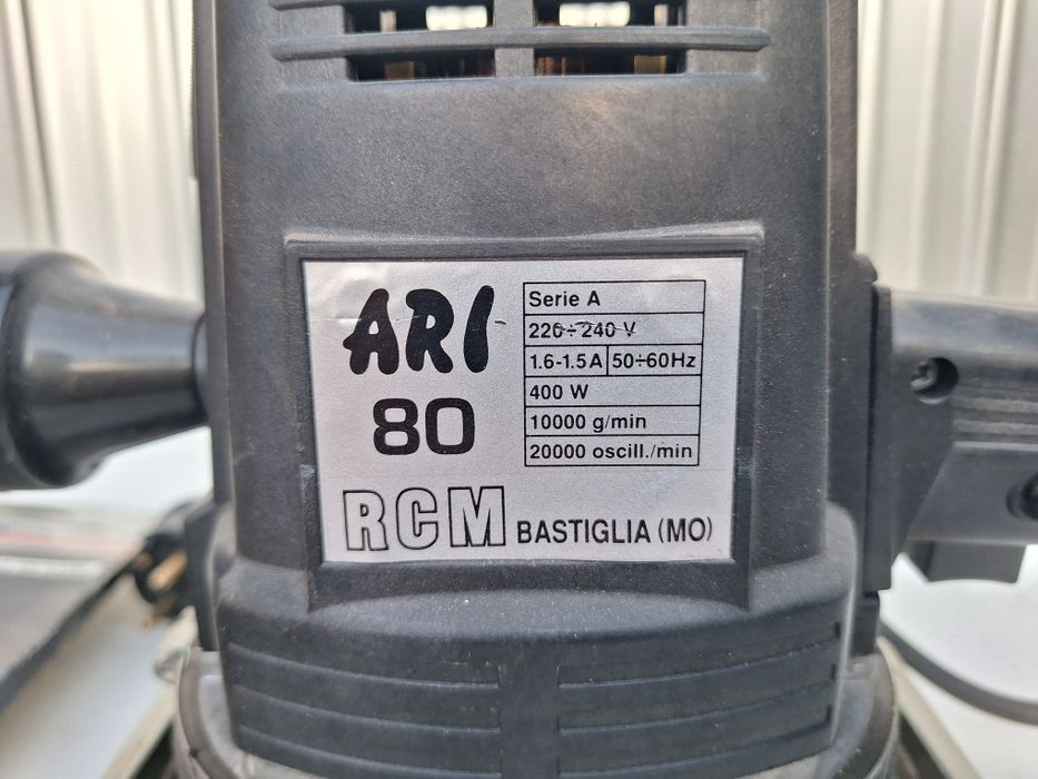 Masina de slefuit 400w, cu oscilatii/ vibratii. Produs NOU.