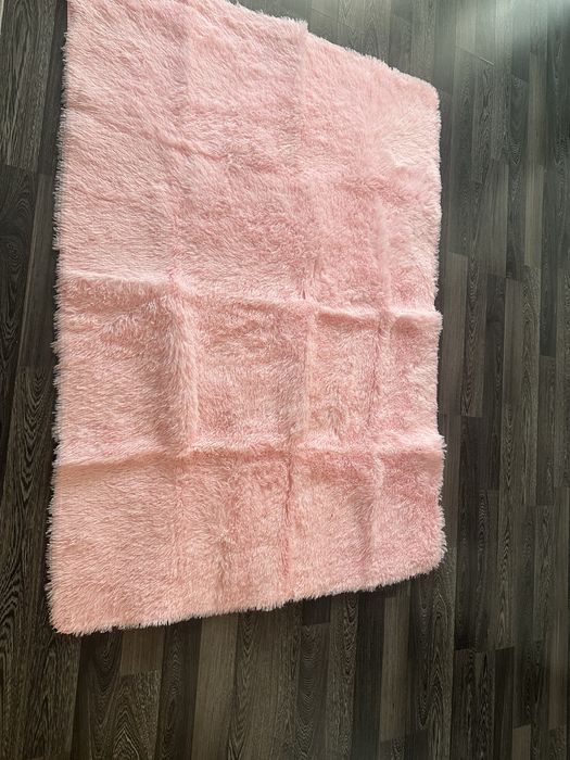 Нови розови килимчета