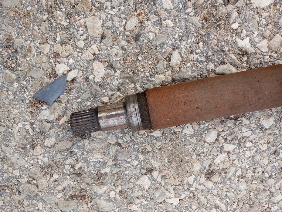 Предни полуоски Ford C-Max 1.8i лява / дясна