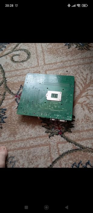 Vând placa de baza pt. procesor i3 frecventa 3.3