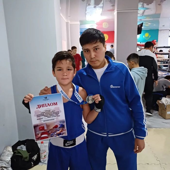 секцию бокса.  Женис 47