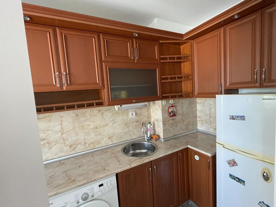 Дава се под наем Тристаен апартамент в Пловдив, Беломорски - 126 кв.м за 548.25 € - Снимка #2