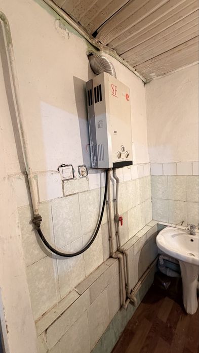 3 бөлмелі үлкен үй жалға беріледі.