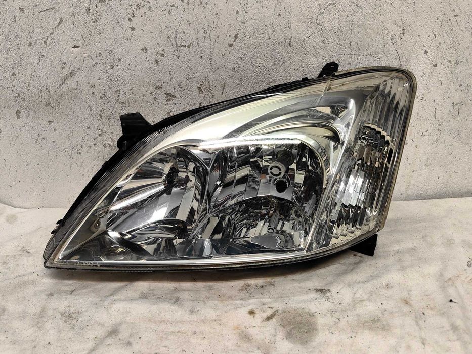 Фар Тойота Корола  Toyota Corolla 2001-2007