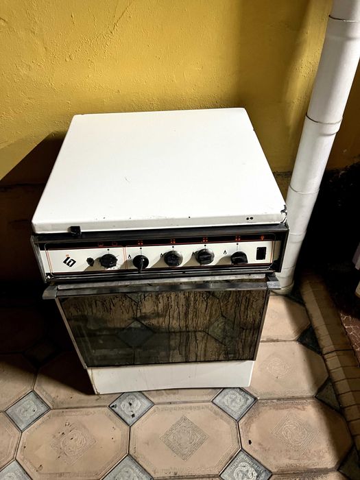 Gaz plita sotiladi (ishlaydi, yaxshi holatda)