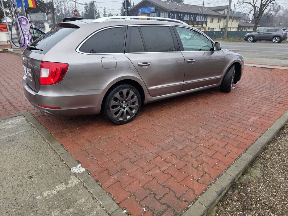 Vând sau schimb Skoda Superb 2