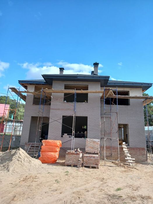 Бригада строителей