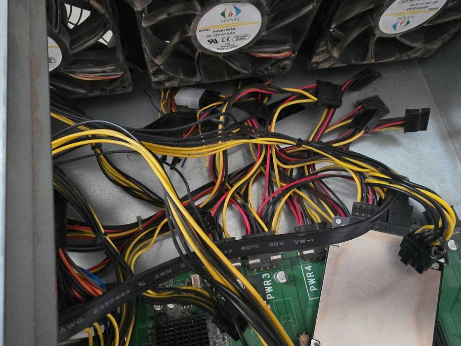 GPU Mining / Server машина – 6× GPU слота, 1650W, SSD, 2×LAN