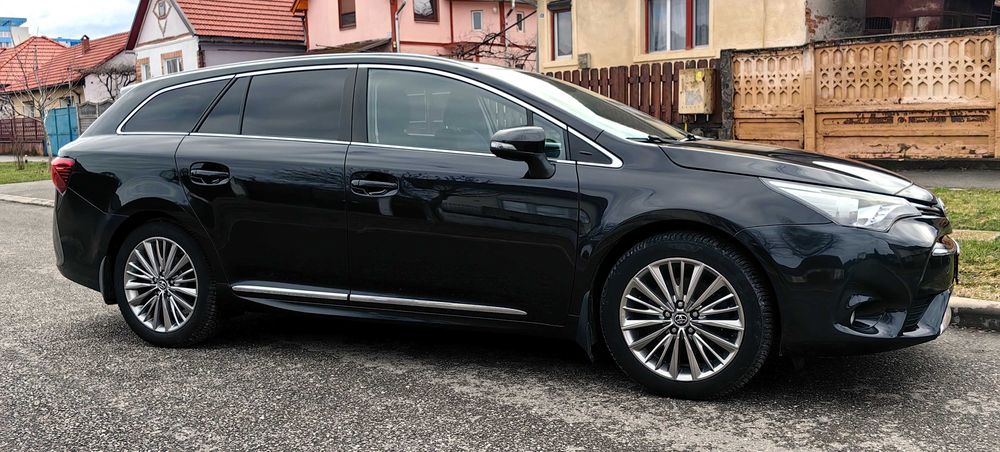 Toyota Avensis / Euro6 / 143CP / WEBASTO / Navi / Camera