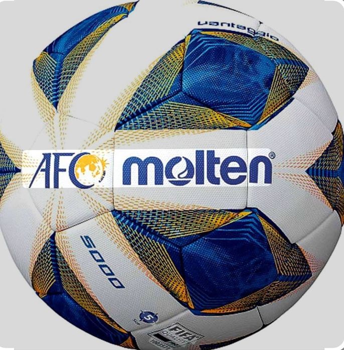 Футбольные бутсы и мяч, futbol uchun butsi va toʻp