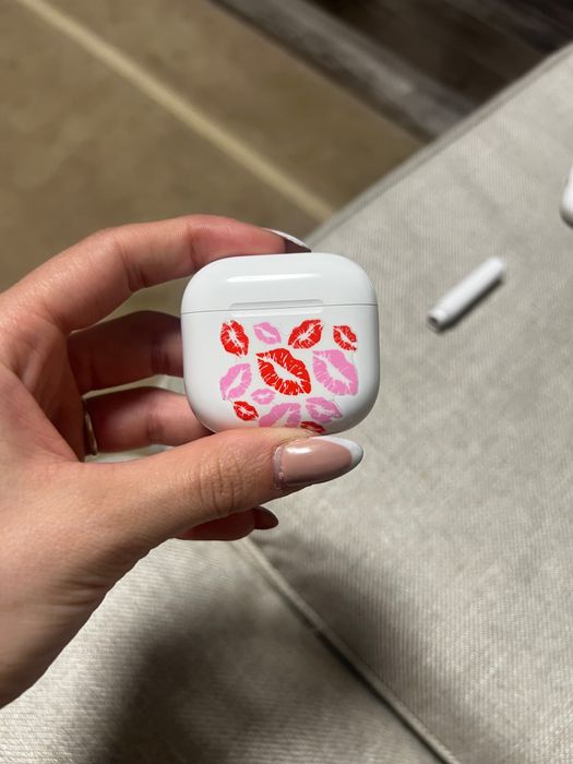 Слушалки AirPods 4