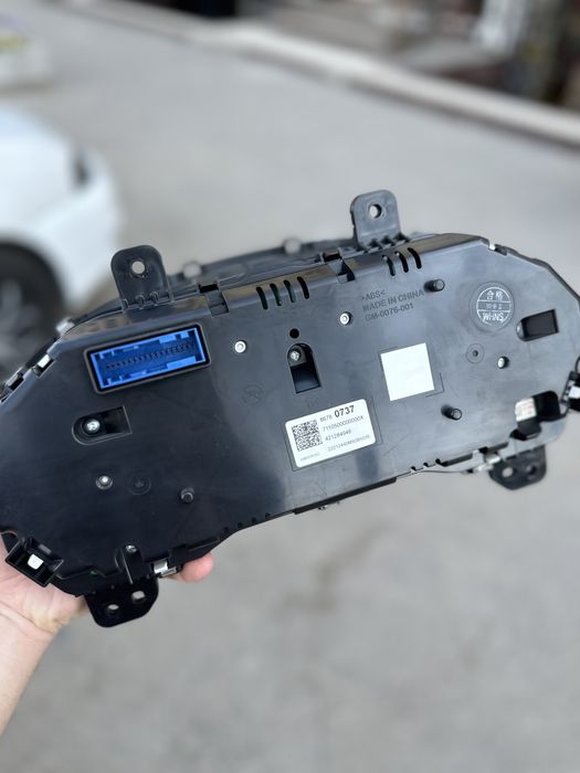 Equinox radnoy tablo sifatli holati yaxshi