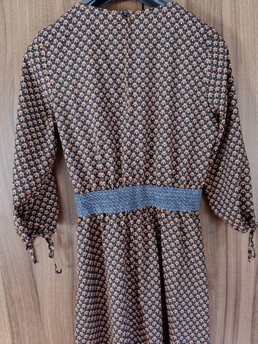 Rochie L 40  midi cu mâneci 3/4