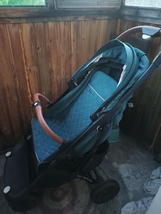 Продам прогулочную коляску