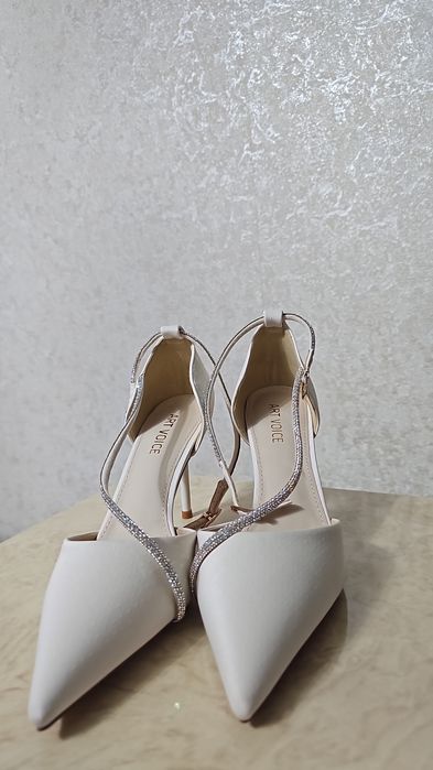 Продам новые туфли