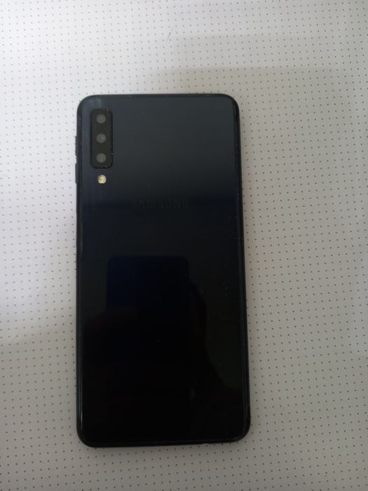 Продам телефон самсунг