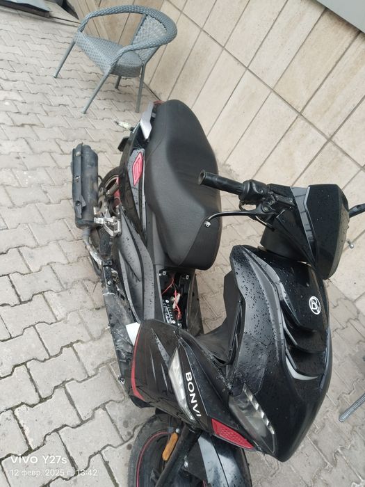 Skuter benzinli  xolati yaxshi mejigari bor