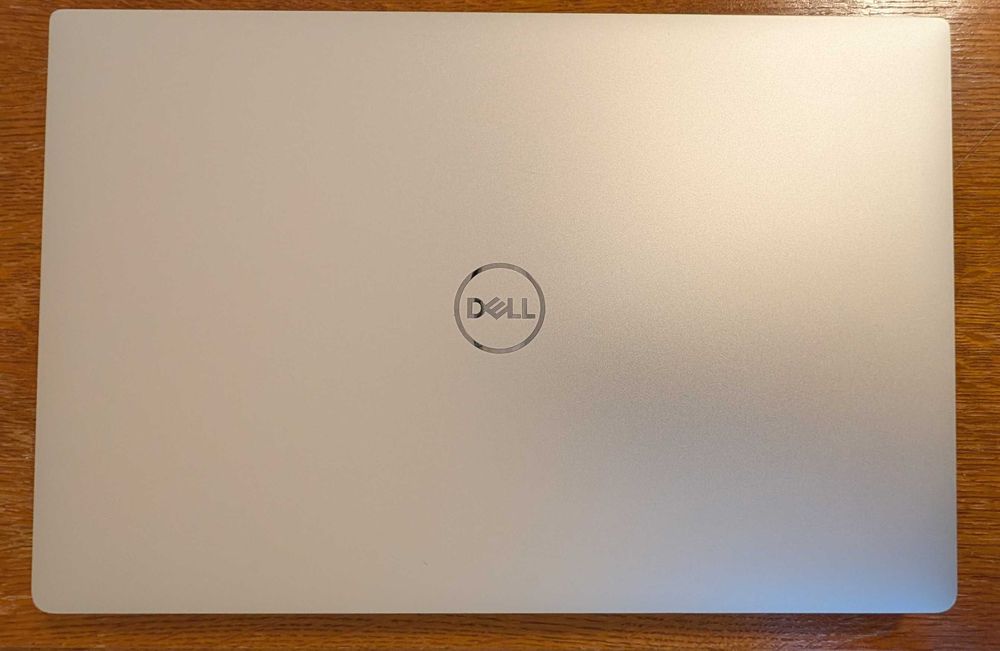 Dell XPS 15 7590 | Intel i9-9980HK | 32GB RAM | 1TB SSD | 4K OLED