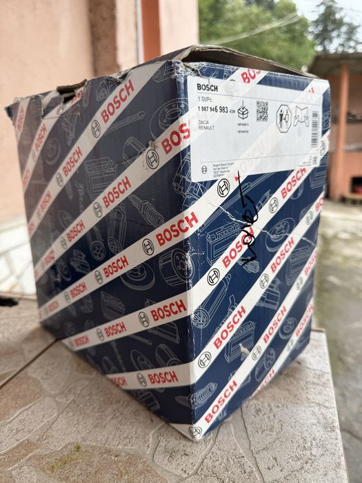 Dacia, Renaut - водна помпа, ангренажен ремък и ролка [BOSCH]