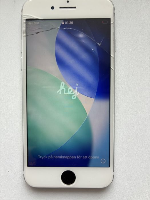 Iphone SE 128ГБ 1 gen 2020