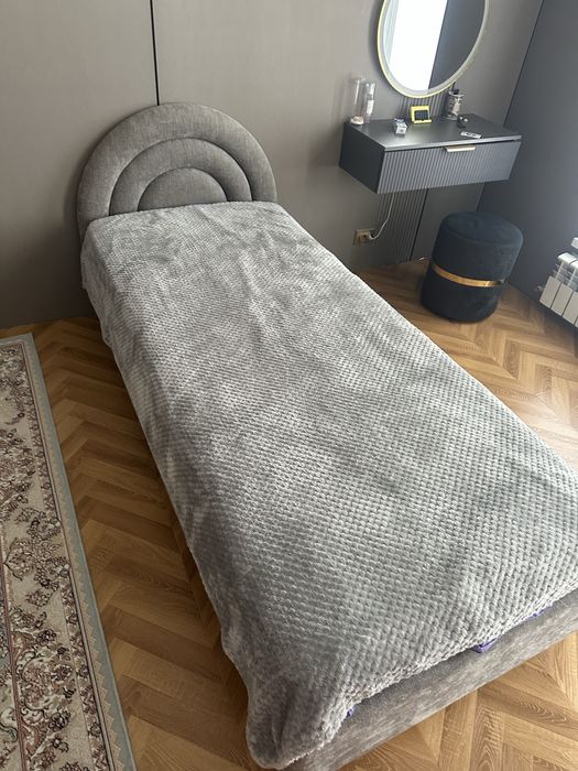 Продам новая кровать 90*200