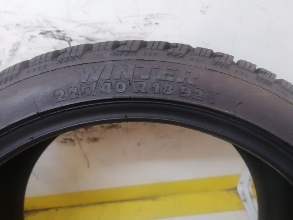 225/40/18 2* Srial iarna 92v dot 3020. 6,,66mm