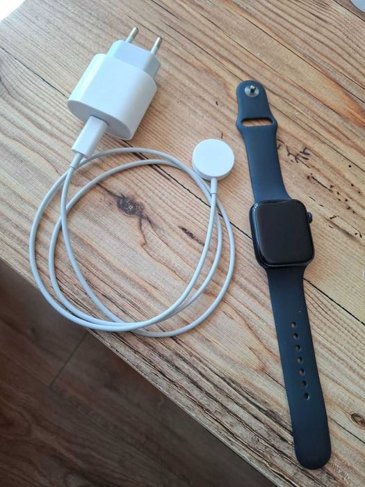 Apple Watch SE 2 44mm GPS, 83% батерия, с зарядно