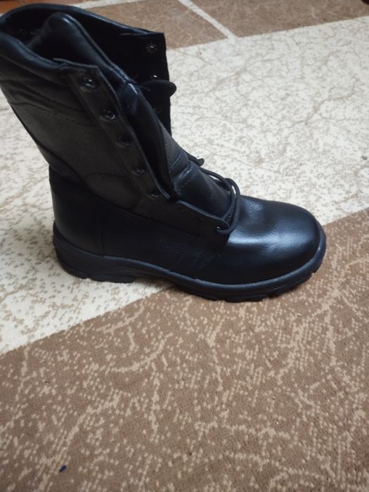 Продам зимние берцы