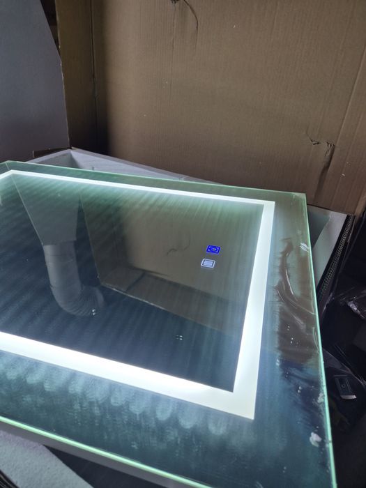 LED огледало с шкаф и функция против изпотяване