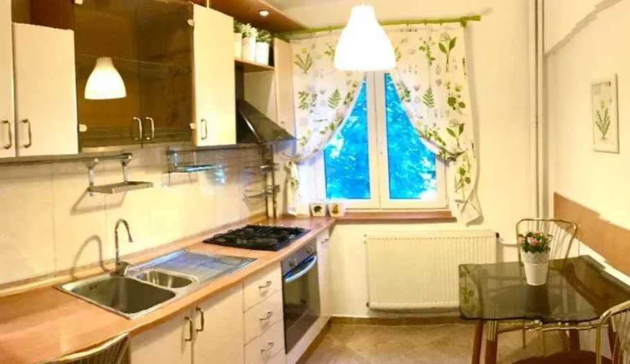 Дава се под наем Двустаен апартамент в Пловдив, Център - 46 кв.м за 142.8 € - Снимка #2