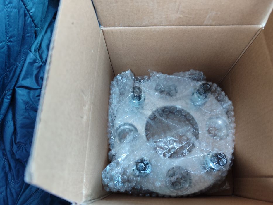 Продам проставки под диски 4*114.3