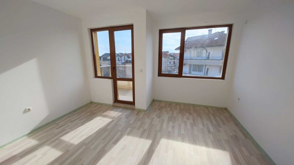 Продава се Тристаен апартамент в Свети Влас - 175 кв.м за 726 €/кв.м - Снимка #3