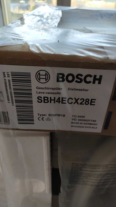 Продавам съдомиялна машина Bosch SBH4ECX28E
