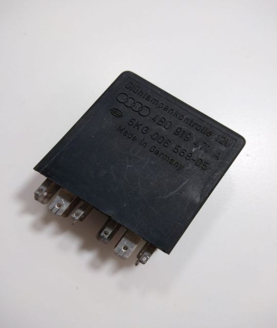 Releu 393  lumini 4B0919471A Audi A6 4B/C5 (facelift) seria