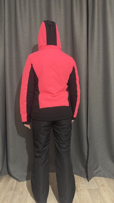 Продам лыжный костюм.