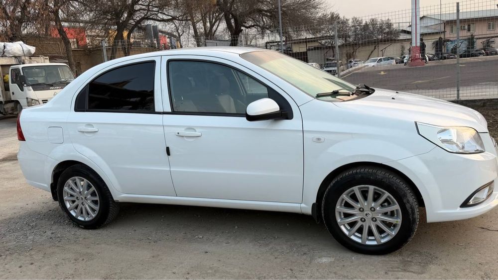 Нексия 3, цвет:белый 2019 год свежая машина